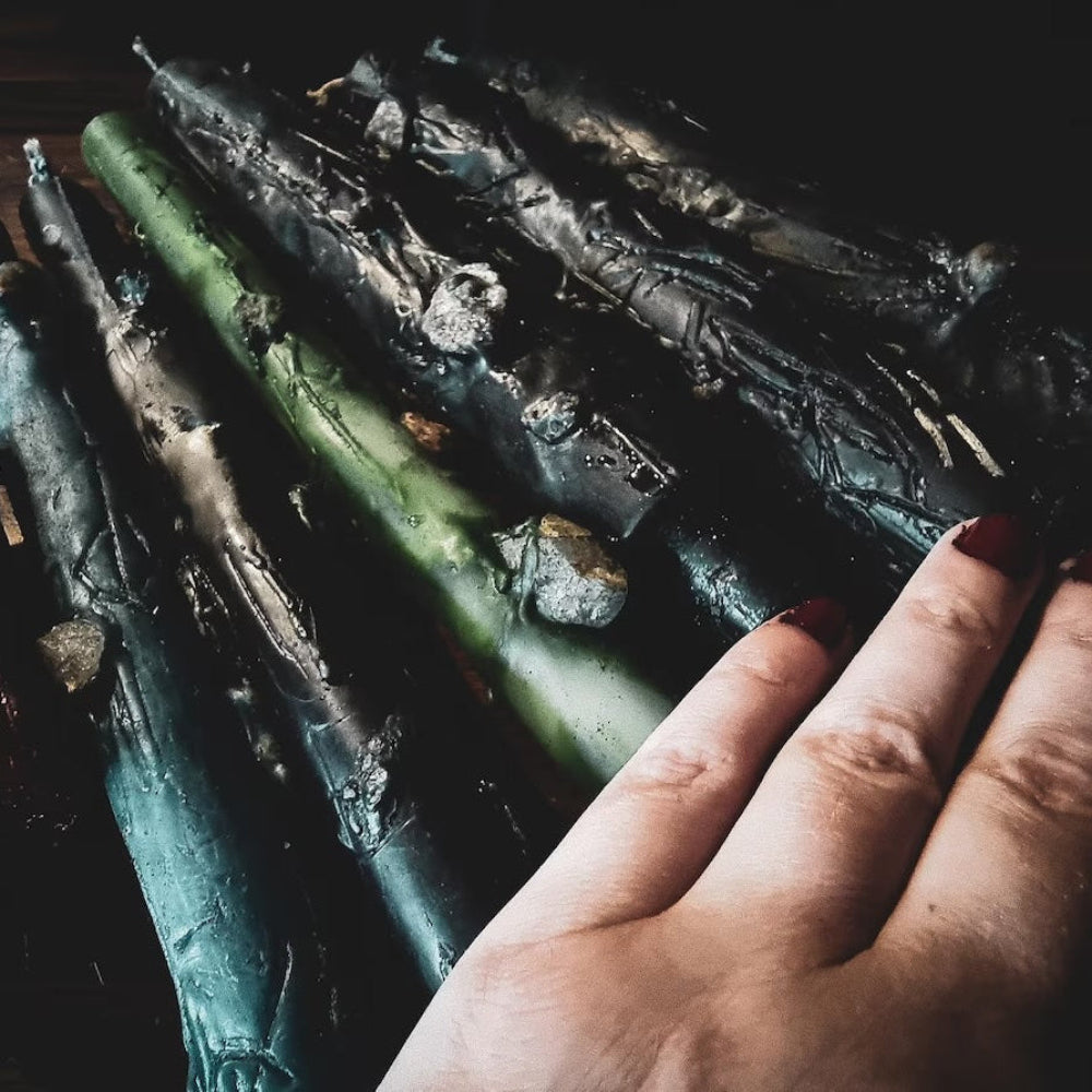 A candle to enhance connection and communication with the Norse Gods.