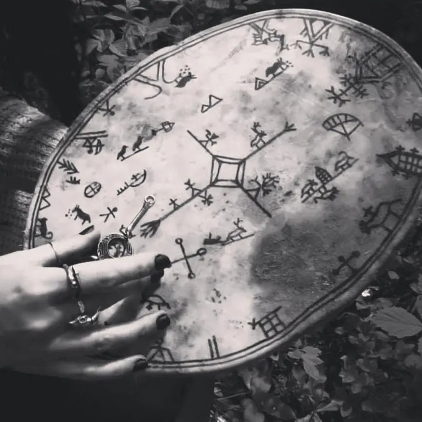 Runebomme Sami Shaman Drum Reading with YouTuber Freyia Norlin, Gydja living in Sàpmi