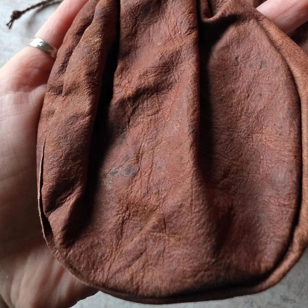 Handcrafted Sápmi Reindeer Leather Pouch Traditional Nordic Artisan Craft