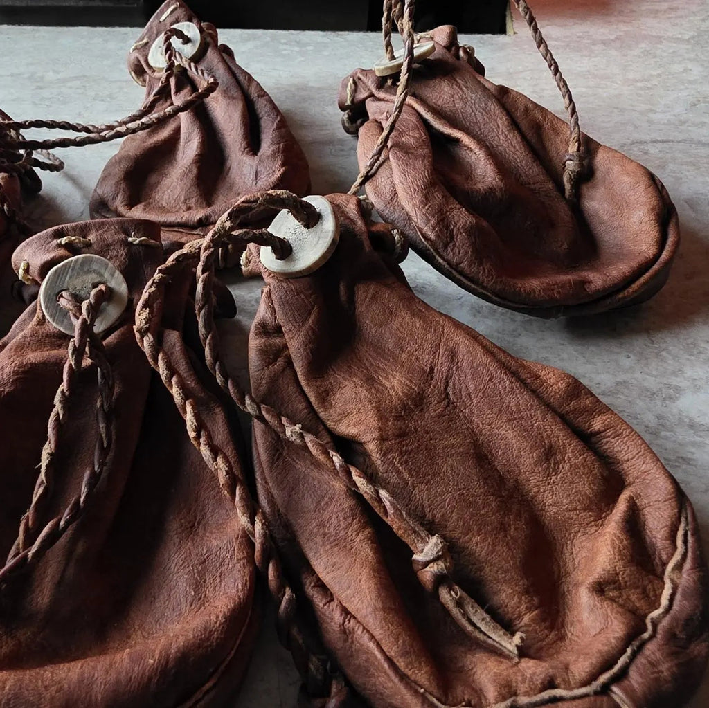 Handcrafted Sápmi Reindeer Leather Pouch Traditional Nordic Artisan Craft